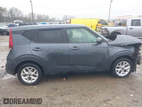 2020 Kia Soul S with VIN KNDJ23AU2L7001180, listed as a IAAI auction lot 41563960 with 72,256 mi miles. Bid and sale history available at carsss.com. Image 14.
