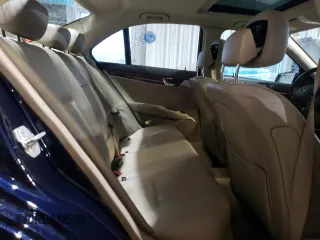 2011 Mercedes-Benz C 300 Sport z VIN WDDGF8BB9BR135198, wystawiony jako Copart lot #58187185 z przebiegiem 102 248 mil mil oraz Czysty tytuł • Clean title. Historia ofert i sprzedaży dostępna na DreamBid. Obrazek 10.