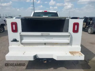 2019 Ford F-350 with VIN 1FDBF3A67KEG49808, listed as a IAAI auction lot 41907987 with 56,677 mi miles and . Bid and sale history available at DreamBid. Image 16.