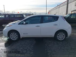 2015 Nissan LEAF SV with VIN 1N4AZ0CPXFC302167, listed as a IAAI auction lot 41636233 with 89,516 mi miles. Bid and sale history available at carsss.com. Image 14.