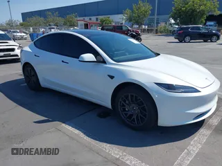 2025 Tesla Model 3 Long Range с VIN 5YJ3E1EB3SF914858, выставлен на аукционе IAAI как лот 42719707 с пробегом 5 849 миль миль и . История ставок и продаж доступна на DreamBid. Изображение 1.