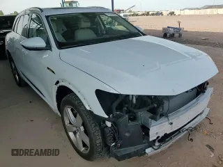 2019 Audi e-tron Prestige z VIN WA1VAAGEXKB014256, wystawiony jako Copart lot #51510555 z przebiegiem 13 692 mil mil oraz Szkoda całkowita • Salvage title. Historia ofert i sprzedaży dostępna na DreamBid. Obrazek 12.