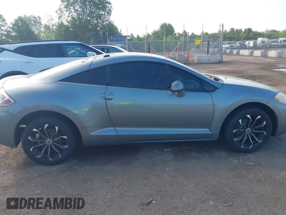 2008 Mitsubishi Eclipse GS z VIN 4A3AK24F28E036454, wystawiony jako IAAI lot #42276489 z przebiegiem 153 707 mil mil oraz . Historia ofert i sprzedaży dostępna na DreamBid. Obrazek 14.
