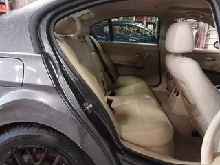 2006 BMW 3 Series 325i with VIN WBAVB13526KX36980, listed as a IAAI auction lot 42308455 with 147,512 mi miles and . Bid and sale history available at DreamBid. Image 8.