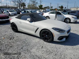 2019 BMW Z4 sDrive30i with VIN WBAHF3C58KWW33806, listed as a Copart auction lot 45221515 with 19,130 mi miles and Salvage Title. Bid and sale history available at carsss.com. Image 4.