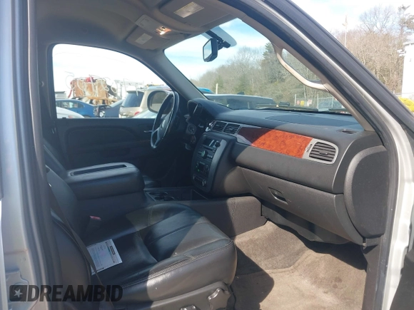 2011 GMC Yukon SLT with VIN 1GKS2CE01BR186874, listed as a IAAI auction lot 41762705 with 249,283 mi miles. Bid and sale history available at carsss.com. Image 5.
