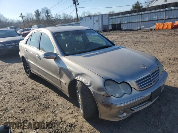 2005 Mercedes-Benz C 240 with VIN WDBRF81J05F680044, listed as a Copart auction lot 88118585 with Not Provided miles and Salvage Title. Bid and sale history available at DreamBid. Image 4.
