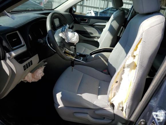 2016 Toyota Highlander LE with VIN 5TDZARFH3GS022622, listed as a Copart auction lot 46581685 with 107,316 mi miles and Salvage Title. Bid and sale history available at carsss.com. Image 7.
