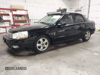2003 Saturn LS z VIN 1G8JU54FX3Y548186, wystawiony jako IAAI lot #42092728 z przebiegiem 126 589 mil mil oraz . Historia ofert i sprzedaży dostępna na DreamBid. Obrazek 2.