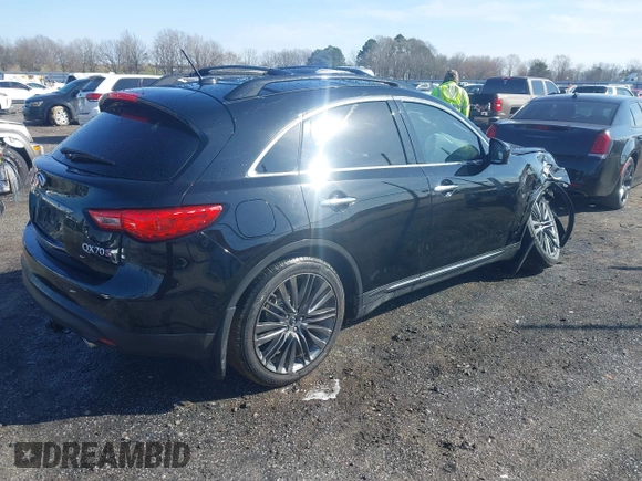 2016 Infiniti QX70 z VIN JN8CS1MW6GM750280, wystawiony jako IAAI lot #41588491 z przebiegiem 78 266 mil mil oraz . Historia ofert i sprzedaży dostępna na DreamBid. Obrazek 4.