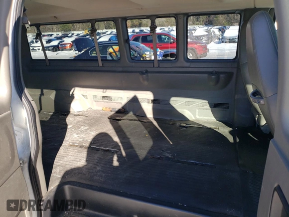 2008 Chevrolet Express Passenger z VIN 1GAHG39K481168968, wystawiony jako Copart lot #45374785 z przebiegiem 44 010 mil mil oraz Czysty tytuł • Clean title. Historia ofert i sprzedaży dostępna na DreamBid. Obrazek 11.