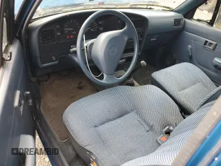 1993 Toyota Pickup z VIN 4TARN93P6PZ145647, wystawiony jako Copart lot #61055405 z przebiegiem 185 213 mil mil oraz Czysty tytuł • Clean title. Historia ofert i sprzedaży dostępna na DreamBid. Obrazek 8.