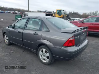 2006 Ford Focus S with VIN 1FAHP34NX6W234504, listed as a IAAI auction lot 42087837 with 142,265 mi miles and . Bid and sale history available at carsss.com. Image 3.