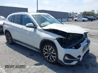2020 BMW X1 xDrive28i с VIN WBXJG9C04L5R18165, выставлен на аукционе IAAI как лот 42313313 с пробегом 46 815 миль миль и . История ставок и продаж доступна на DreamBid. Изображение 1.