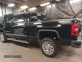 2019 GMC Sierra 2500HD Denali with VIN 1GT12SEY6KF105182, listed as a IAAI auction lot 41522040 with 47,124 mi miles. Bid and sale history available at carsss.com. Image 15.