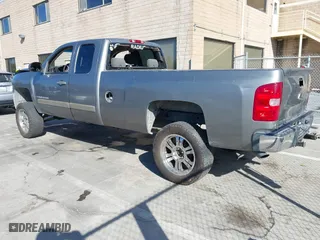 2007 Chevrolet Silverado 1500 LT w/1LT with VIN 1GCEC19J07E580345, listed as a IAAI auction lot 40884974 with 277,971 mi miles. Bid and sale history available at carsss.com. Image 3.