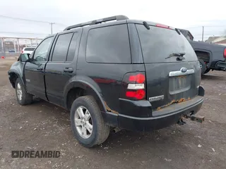2008 Ford Explorer XLT with VIN 1FMEU73E98UB22902, listed as a IAAI auction lot 42050339 with 215,304 mi miles. Bid and sale history available at carsss.com. Image 3.