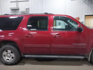 2013 Chevrolet Suburban LT with VIN 1GNSKJE76DR222890, listed as a IAAI auction lot 41698835 with 288,835 mi miles. Bid and sale history available at carsss.com. Image 14.