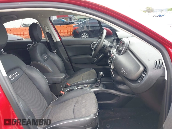 2016 FIAT 500X Trekking z VIN ZFBCFYCT3GP344636, wystawiony jako IAAI lot #41991849 z przebiegiem 54 270 mil mil oraz . Historia ofert i sprzedaży dostępna na DreamBid. Obrazek 5.