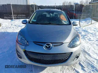 2013 Mazda 2 Touring z VIN JM1DE1LYXD0153291, wystawiony jako IAAI lot #41671574 z przebiegiem Nie podano mil oraz . Historia ofert i sprzedaży dostępna na DreamBid. Obrazek 11.