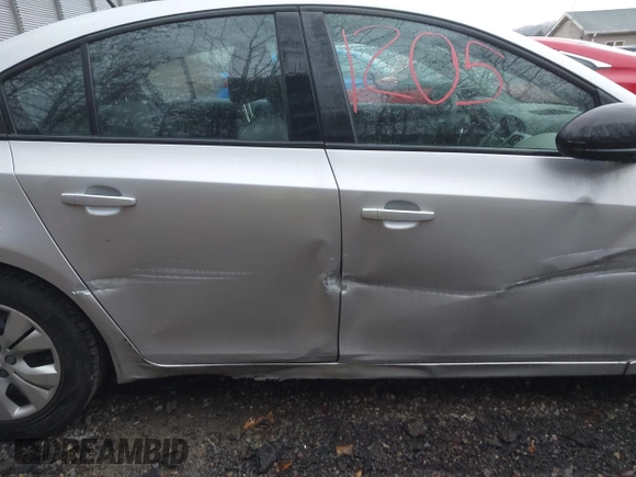 2014 Chevrolet Cruze LS with VIN 1G1PA5SH3E7178262, listed as a IAAI auction lot 42001205 with 159,174 mi miles and . Bid and sale history available at DreamBid. Image 21.