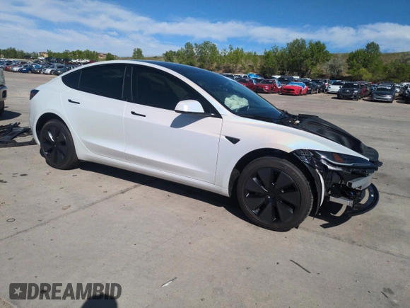 2025 Tesla Model 3 Long Range z VIN 5YJ3E1EA0SF931348, wystawiony jako Copart lot #57074935 z przebiegiem 2 153 mil mil oraz Szkoda całkowita • Salvage title. Historia ofert i sprzedaży dostępna na DreamBid. Obrazek 4.