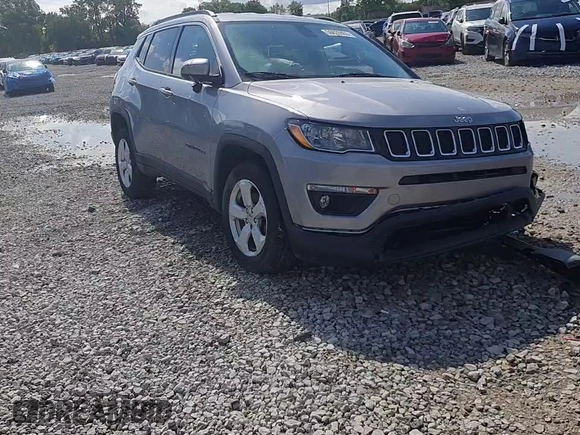 2019 Jeep Compass Latitude z VIN 3C4NJDBB4KT641523, wystawiony jako Copart lot #56635905 z przebiegiem Nie podano mil oraz Szkoda całkowita • Salvage title. Historia ofert i sprzedaży dostępna na DreamBid. Obrazek 14.