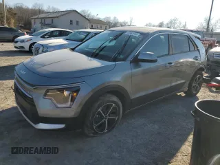 2025 Kia Niro LX with VIN KNDCP3LE3S5223592, listed as a Copart auction lot 45681015 with 5,589 mi miles and Salvage Title. Bid and sale history available at carsss.com. Image 1.