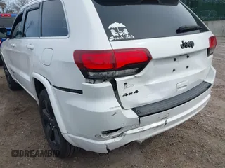 2015 Jeep Grand Cherokee Laredo with VIN 1C4RJFAG4FC905092, listed as a IAAI auction lot 41945933 with 97,854 mi miles. Bid and sale history available at carsss.com. Image 6.
