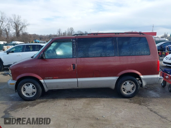 1999 Chevrolet Astro with VIN 1GNEL19W5XB102247, listed as a IAAI auction lot 41598483 with 184,041 mi miles. Bid and sale history available at carsss.com. Image 14.