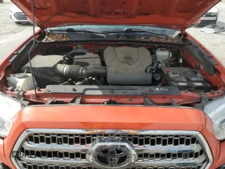 2017 Toyota Tacoma SR5 with VIN 3TMCZ5AN7HM060246, listed as a Copart auction lot 52580665 with 107,292 mi miles and Salvage Title. Bid and sale history available at carsss.com. Image 11.