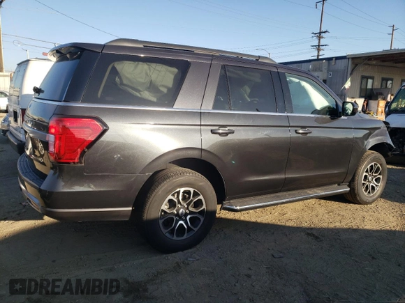 2022 Ford Expedition XLT with VIN 1FMJU1JT8NEA19988, listed as a Copart auction lot 47071225 with 43,436 mi miles and Salvage Title. Bid and sale history available at carsss.com. Image 3.