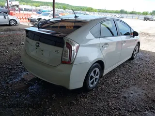 2015 Toyota Prius Four z VIN JTDKN3DU9F1889635, wystawiony jako IAAI lot #42189280 z przebiegiem 119 652 mil mil oraz . Historia ofert i sprzedaży dostępna na DreamBid. Obrazek 4.