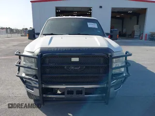 2014 Ford F-250 XL z VIN 1FT7W2B6XEEA73803, wystawiony jako IAAI lot #40960544 z przebiegiem 249 208 mil mil oraz . Historia ofert i sprzedaży dostępna na DreamBid. Obrazek 12.