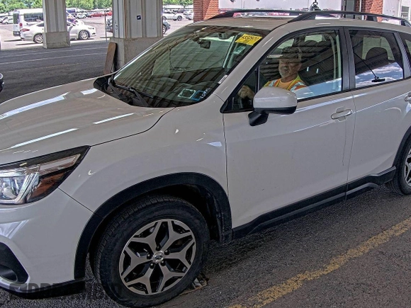 2020 Subaru Forester Premium with VIN JF2SKAGC1LH511040, listed as a IAAI auction lot 42854252 with 95,067 mi miles and . Bid and sale history available at DreamBid. Image 14.