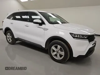 2022 Kia Sorento LX z VIN 5XYRGDLC2NG075039, wystawiony jako Copart lot #56570695 z przebiegiem 81 911 mil mil oraz Czysty tytuł • Clean title. Historia ofert i sprzedaży dostępna na DreamBid. Obrazek 4.