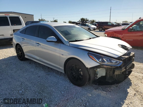 2018 Hyundai Sonata Hybrid SE with VIN KMHE24L33JA082441, listed as a Copart auction lot 81591774 with 83,634 mi miles and Salvage Title. Bid and sale history available at carsss.com. Image 4.