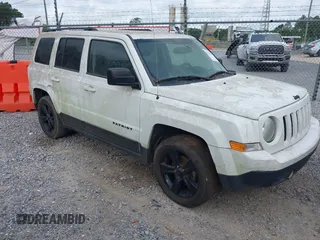 2015 Jeep Patriot Sport z VIN 1C4NJPBA3FD377795, wystawiony jako IAAI lot #42338812 z przebiegiem Nie podano mil oraz . Historia ofert i sprzedaży dostępna na DreamBid. Obrazek 1.
