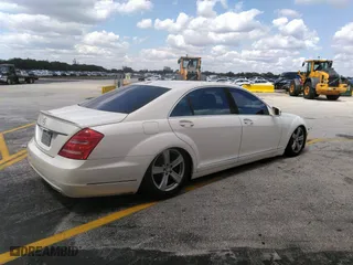 2010 Mercedes-Benz S-Class S 550 with VIN WDDNG7BB6AA333698, listed as a IAAI auction lot 41721324 with 212,814 mi miles. Bid and sale history available at carsss.com. Image 13.