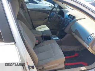 2009 Nissan Altima S with VIN 1N4AL21E19C155529, listed as a IAAI auction lot 42093236 with 210,256 mi miles and . Bid and sale history available at DreamBid. Image 5.