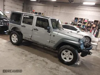 2014 Jeep Wrangler Unlimited Sport with VIN 1C4BJWDG3EL305899, listed as a IAAI auction lot 41915909 with 189,655 mi miles. Bid and sale history available at carsss.com. Image 1.