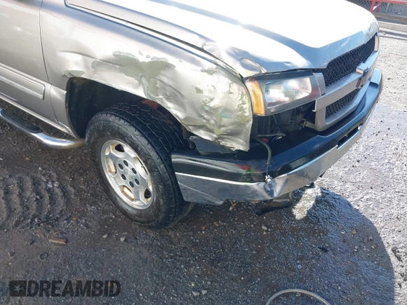 2003 Chevrolet Silverado 1500 with VIN 2GCEK19T431124042, listed as a IAAI auction lot 41252015 with 165,099 mi miles. Bid and sale history available at carsss.com. Image 6.