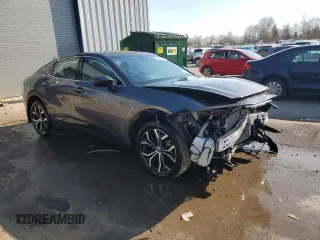 2024 Toyota Crown XLE z VIN JTDAAAAFXR3019516, wystawiony jako Copart lot #53822055 z przebiegiem 23 775 mil mil oraz Szkoda całkowita • Salvage title. Historia ofert i sprzedaży dostępna na DreamBid. Obrazek 4.