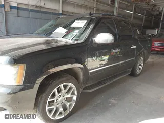 2011 Chevrolet Avalanche LTZ with VIN 3GNTKGE31BG317309, listed as a IAAI auction lot 41625790 with 280,943 mi miles. Bid and sale history available at carsss.com. Image 6.