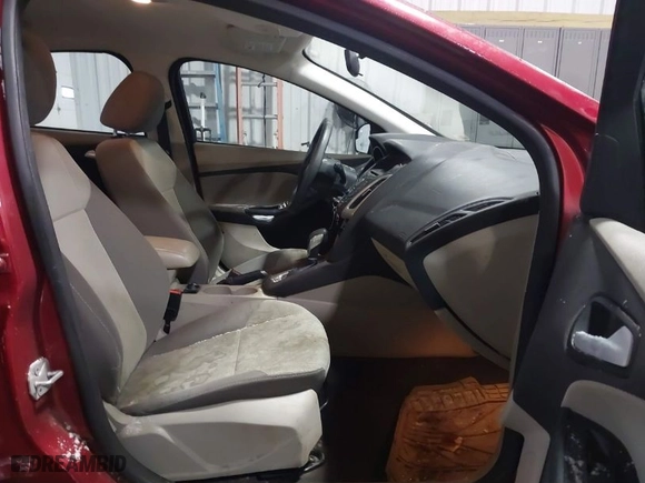 2014 Ford Focus SE with VIN 1FADP3K27EL165701, listed as a IAAI auction lot 41592736 with 119,115 mi miles. Bid and sale history available at carsss.com. Image 5.