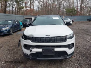 2022 Jeep Compass Latitude with VIN 3C4NJDBB5NT184919, listed as a IAAI auction lot 41044815 with 17,654 mi miles and . Bid and sale history available at DreamBid. Image 12.
