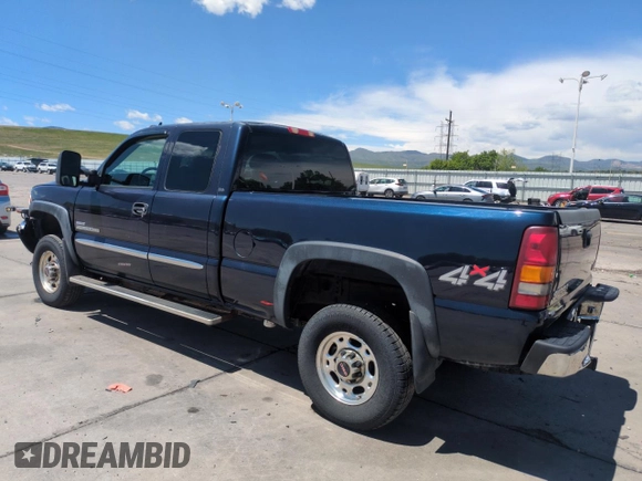2006 GMC Sierra 2500HD SLT z VIN 1GTHK29D76E173105, wystawiony jako Copart lot #56940725 z przebiegiem 303 246 mil mil oraz Szkoda całkowita • Salvage title. Historia ofert i sprzedaży dostępna na DreamBid. Obrazek 2.