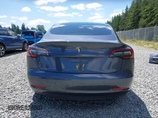 2023 Tesla Model 3 z VIN 5YJ3E1EA6PF650212, wystawiony jako IAAI lot #42554747 z przebiegiem 49 838 mil mil oraz . Historia ofert i sprzedaży dostępna na DreamBid. Obrazek 17.