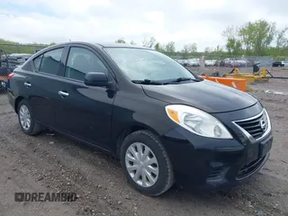 2014 Nissan Versa SV with VIN 3N1CN7AP2EK464770, listed as a IAAI auction lot 42191565 with 101,349 mi miles. Bid and sale history available at carsss.com. Image 1.