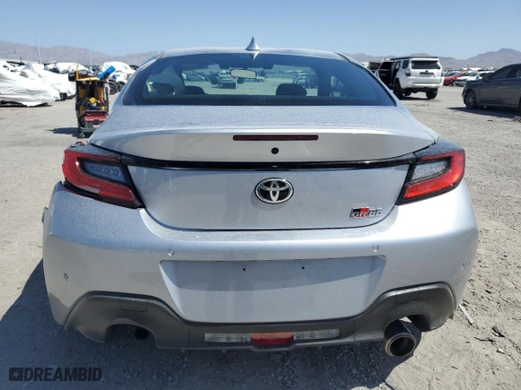 2024 Toyota GR86 with VIN JF1ZNBB17R8752471, listed as a Copart auction lot 56293764 with 1,061 mi miles and Salvage Title. Bid and sale history available at carsss.com. Image 6.